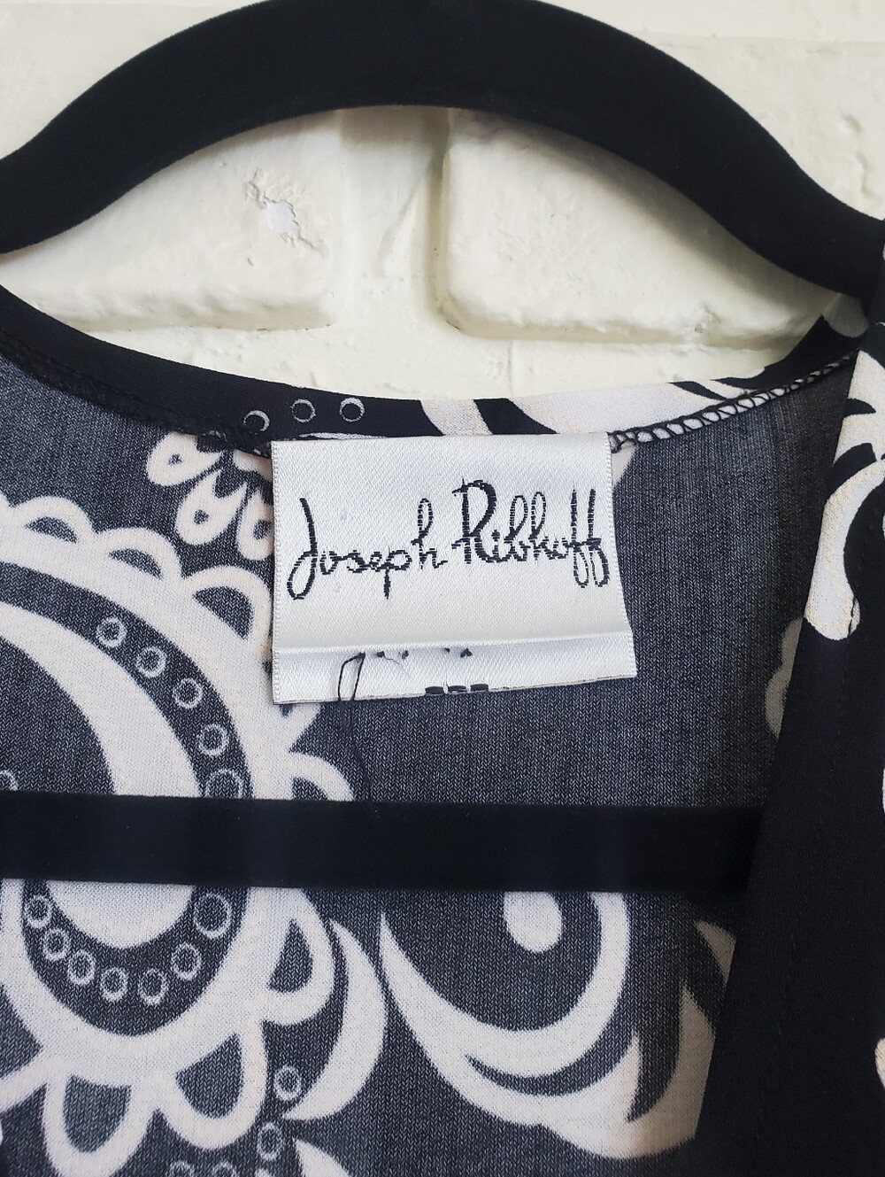 Joseph Ribkoff Floral Paisley Ring Buckle Dress Black White Flowy Ruffle Hem - Picture 4 of 15